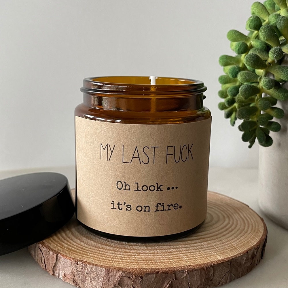 Scented homemade candles w/ trendy labels - Picture 3 of 10